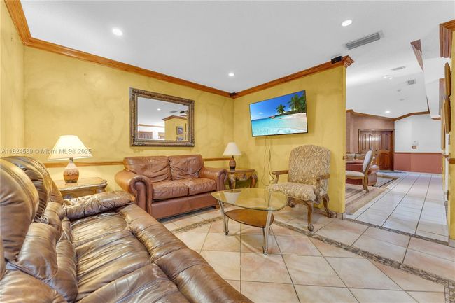 12350 Nw 7 Th Trl, House other with 3 bedrooms, 2 bathrooms and null parking in Miami FL | Image 27