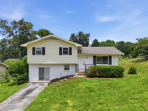 8307 Friendly Ct, Ooltewah, TN, 37363-8909 | Card Image
