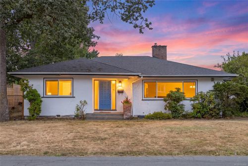 3830 Palo Alto St, Victoria, BC, V8P4S3 | Card Image