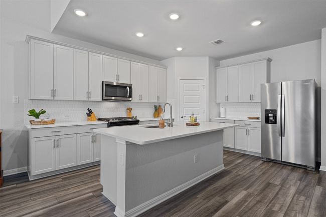 134 Stellers Swoop, House other with 5 bedrooms, 3 bathrooms and 4 parking in Cedar Creek TX | Image 6