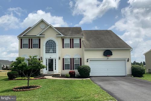 124 Chandlers Glen Dr, BUNKER HILL, WV, 25413-2121 | Card Image