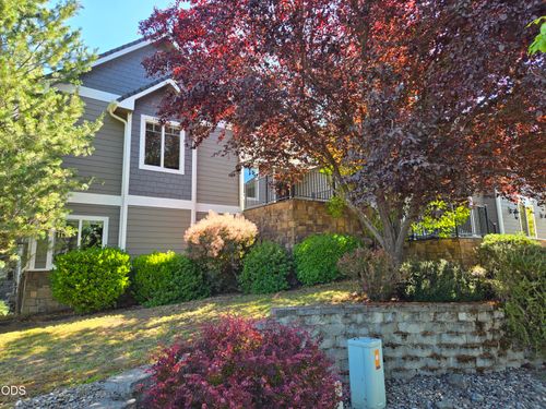 1868 Nw F St, Grants Pass, OR, 97526-1294 | Card Image
