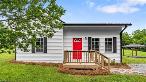 354 Anderson St, Denton, NC, 27239-6546 | Card Image