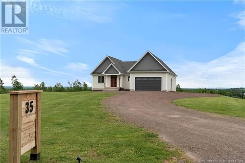 35 Roy Scenic Dr, Irishtown, NB, E1H2N5 | Card Image