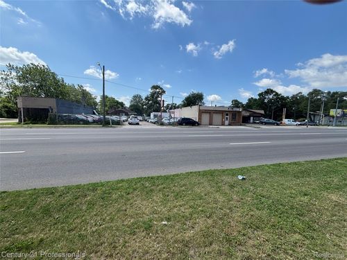 1790 E 8 Mile Road, Detroit, MI, 48203 | Card Image