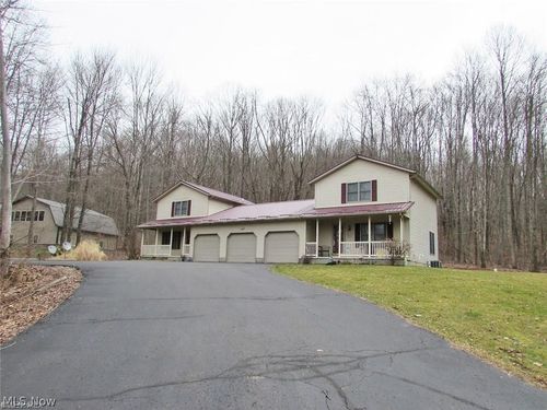 1322 Steele Hill Rd Nw, New Philadelphia, OH, 44663-6504 | Card Image