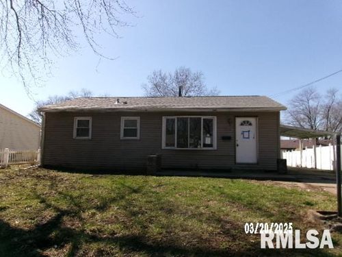 2022 Windsor St, Pekin, IL, 61554-3929 | Card Image