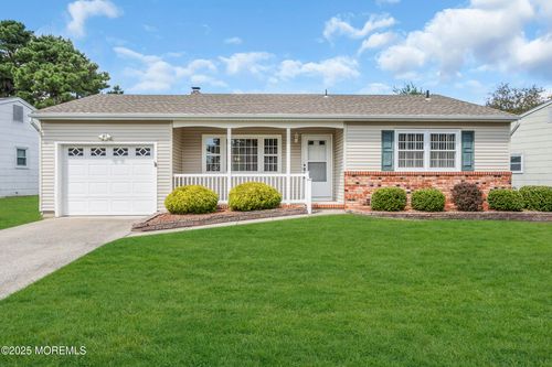 162 Castleton Dr, Toms River, NJ, 08757-6305 | Card Image