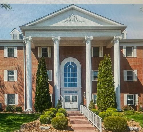 223 Country Club Vw, Edwardsville, IL, 62025-3600 | Card Image