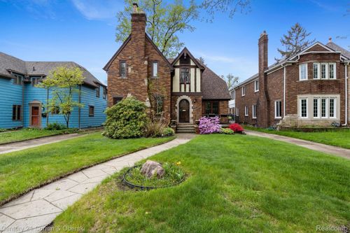 18925 Birchcrest Dr, Detroit, MI, 48221-2226 | Card Image