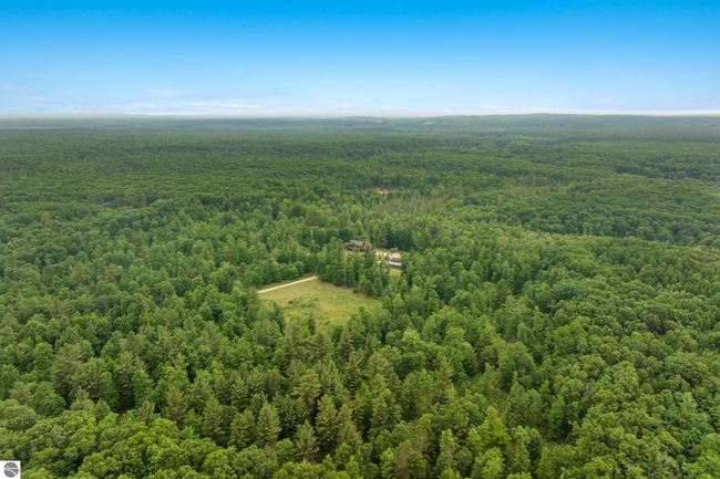 9644 Guenthardt Rd, House other with 5 bedrooms, 2 bathrooms and null parking in Manistee MI | Image 39