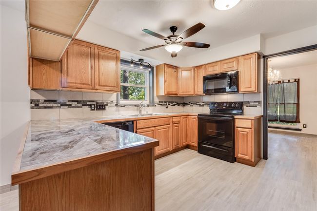 Open Kitchen with breakfast bar | Image 8