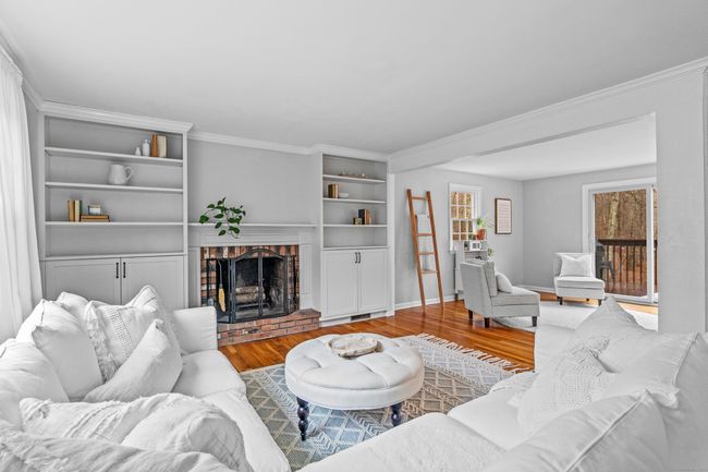 Bright, airy and comfy living room | Image 8