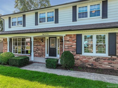 5212 S Nocturne Ln, Shelby Township, MI, 48316-5233 | Card Image