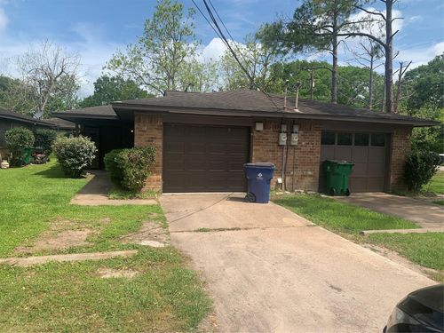 717-719 Cincinnati St, Angleton, TX, 77515-5732 | Card Image