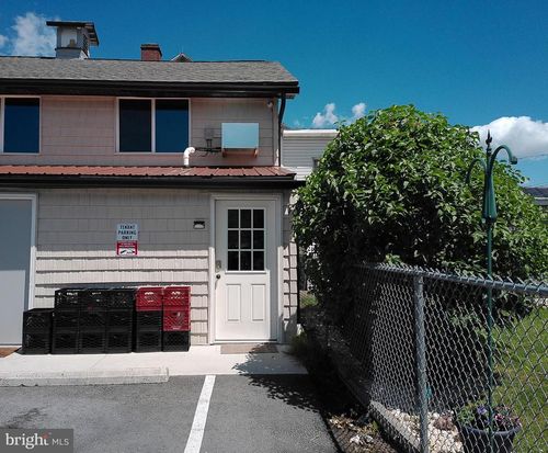 1-640 E Chestnut Street, HEGINS, PA, 17938 | Card Image