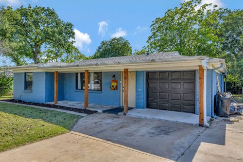 3705 Delaware Trl, Lake Worth, TX, 76135-2810 | Card Image