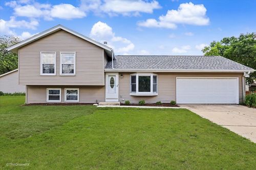30w281 Heather Ct, Warrenville, IL, 60555-1331 | Card Image