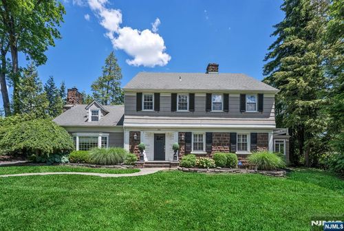 243 Hempstead Road, Ridgewood, NJ, 07450 | Card Image