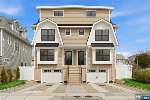 27 Willow St, Millburn, NJ, 07041-1112 | Card Image