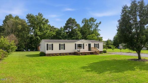 102 Clifton Ridge Dr, Pikeville, NC, 27863-9514 | Card Image