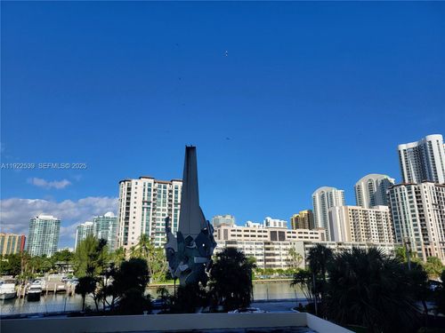 apt-201-300 Bayview Dr, Sunny Isles Beach, FL, 33160-4744 | Card Image