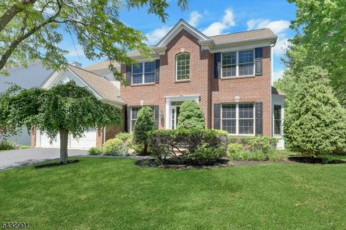 81-81 Lafayette Cir, Totowa, NJ, 07512-2196 | Card Image