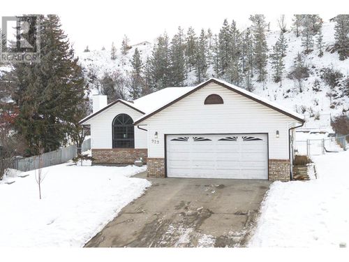 929 Greystone Cres, Kamloops, BC, V1S1K7 | Card Image