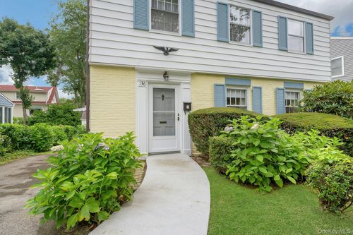 136 White Rd, Scarsdale, NY, 10583-6212 | Card Image