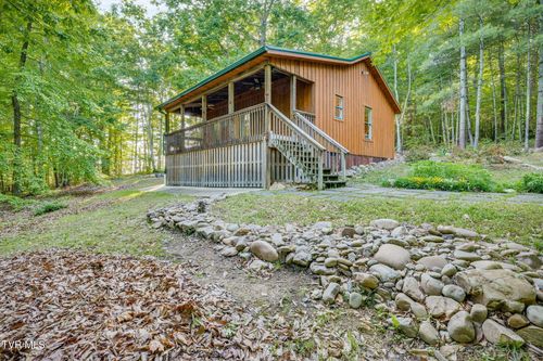 200 Preacher Laws Rd, Afton, TN, 37616-6448 | Card Image