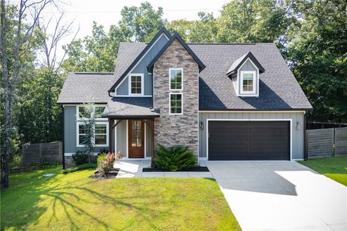 2 Rettendon Ln, Bella Vista, AR, 72714-3225 | Card Image