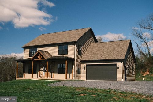 66 Brookview Dr, NEWPORT, PA, 17074-8057 | Card Image