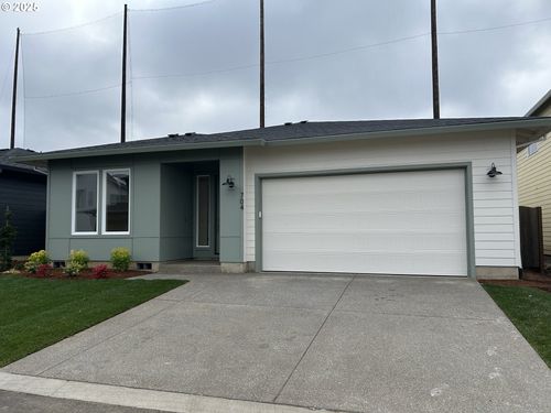 43-704 Magnolia Ave, Woodburn, OR, 97071-7768 | Card Image