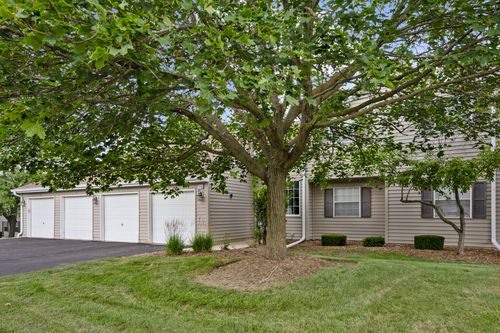 b-546 E Shag Bark Ln, Streamwood, IL, 60107-6827 | Card Image