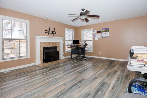 1517 Kell Ave, Bloomington, IL, 61705-7136 | Card Image