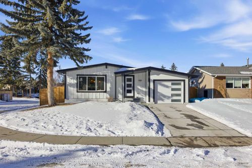 428 Queen Anne Way Se, Calgary, AB, T2J4R9 | Card Image