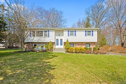 29 Sandy Brook Dr, Spring Valley, NY, 10977-1213 | Card Image