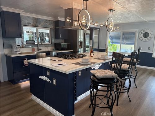 spc-64-8801 Eton Ave, Canoga Park, CA, 91304-0702 | Card Image