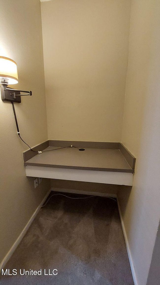 desk area | Image 14
