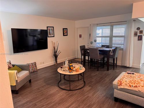 j214-5300 Washington St, Hollywood, FL, 33021-7722 | Card Image