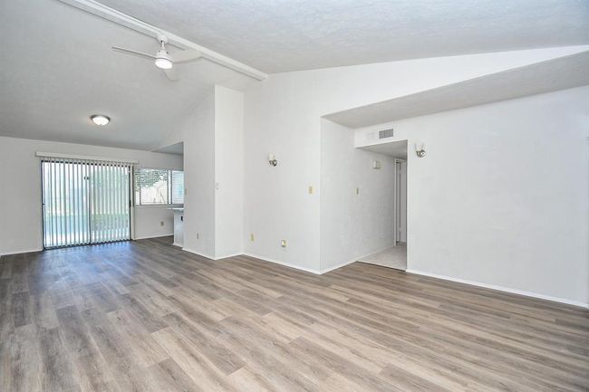 6915 Jeb Stuart Dr, House other with 3 bedrooms, 2 bathrooms and 1 parking in Richmond TX | Image 4