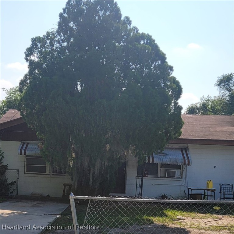 Verona Ave, Avon Park, FL 33825