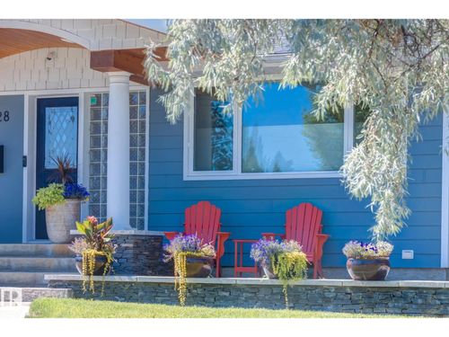 9728 141 St Nw, Edmonton, AB, T5N2M7 | Card Image