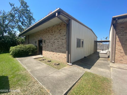 a-103 Row One, Lafayette, LA, 70508-4317 | Card Image