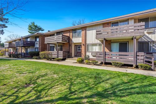 52 Sierra Vista Ln, Valley Cottage, NY, 10989-2701 | Card Image