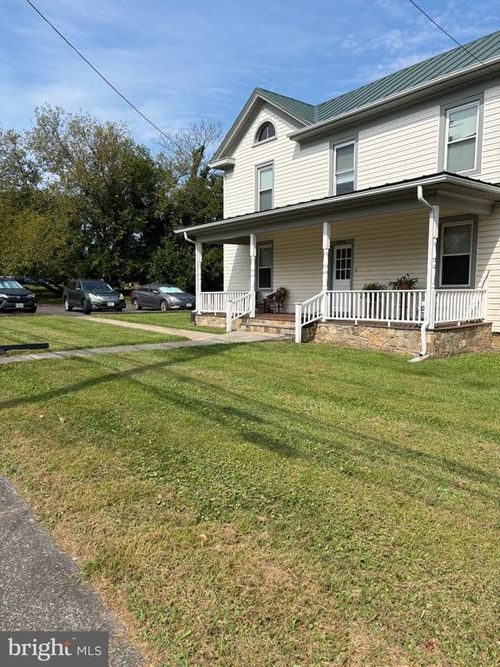 8304 E Main St, MARSHALL, VA, 20115-3228 | Card Image