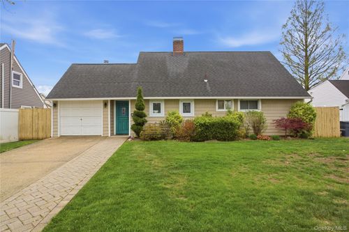 42 Saddler Ln, Levittown, NY, 11756-3419 | Card Image