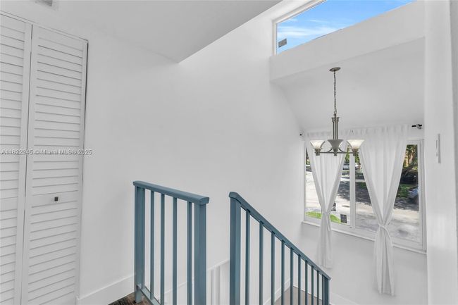 6728 Sw 140 Th Ct, Townhouse with 3 bedrooms, 3 bathrooms and null parking in Miami FL | Image 9