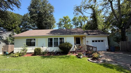 866 Lawrence Rd, Jackson, MS, 39206-4922 | Card Image