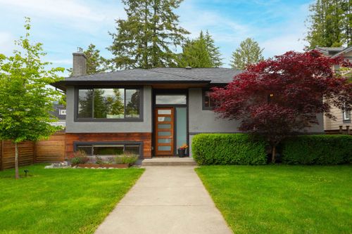 328 E 22nd St, North Vancouver, BC, V7L3C7 | Card Image